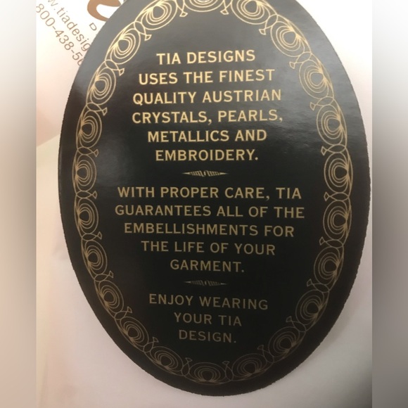 NWT Women's Tia White Button Down Shirt with Ocean Theme Embellishments - Picture 8 of 10